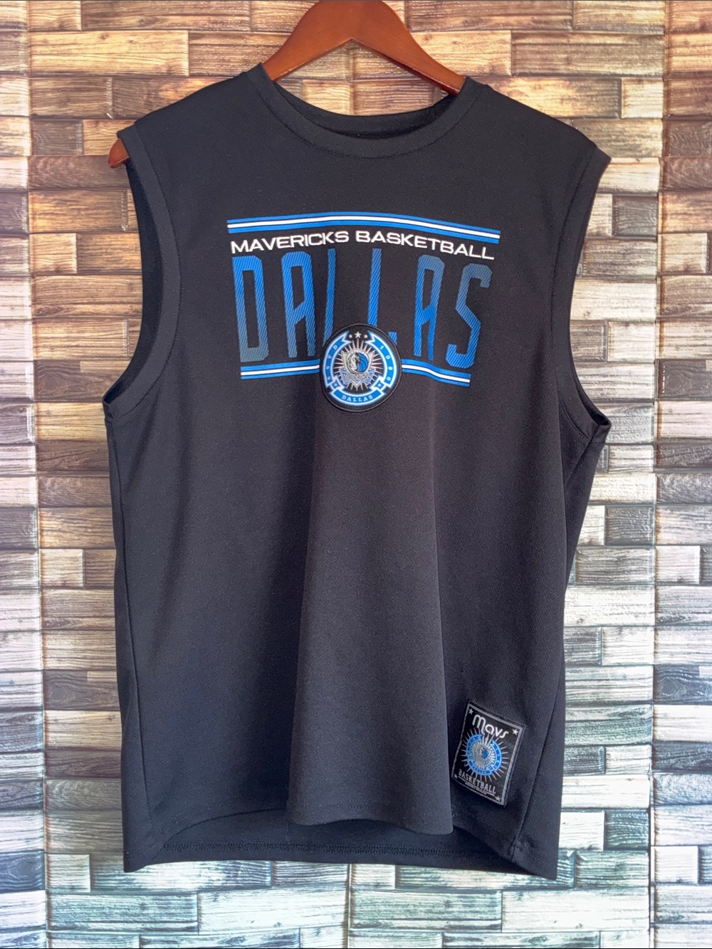 EUC NBA Dallas Mavericks 'LUKA DONCIC' Retro Basketball Jersey Size L